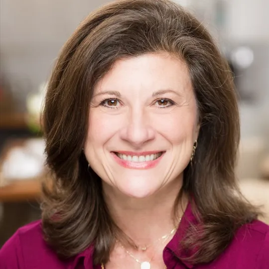 Lisa Dunaway, Agent in  - Compass