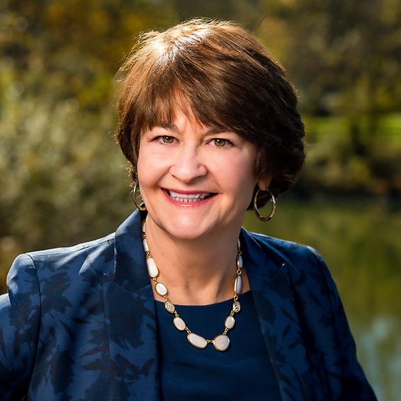 Headshot of Kathleen Revelle