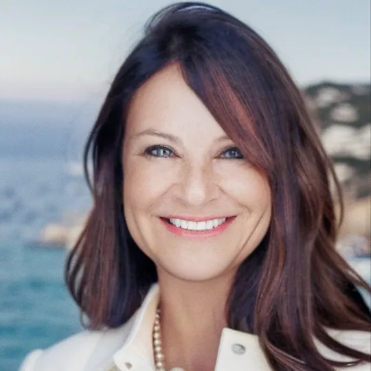 Sara Crombie, Agent in  - Compass