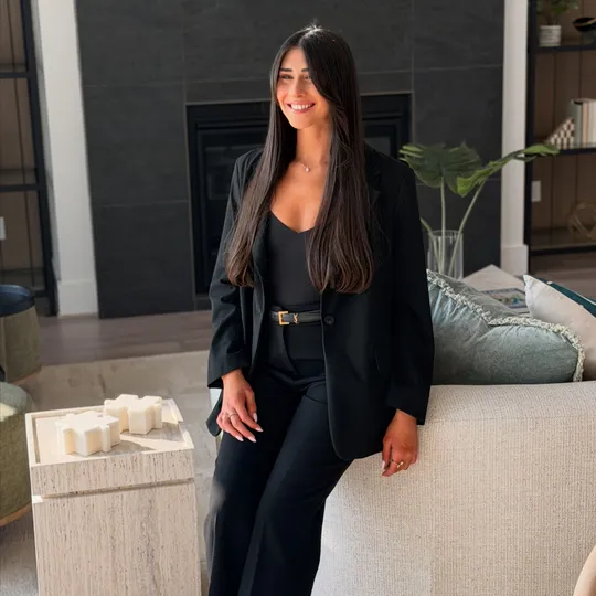 Naama Cohen, Agent in  - Compass
