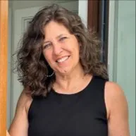 Lori Strazzulla, Agent in  - Compass