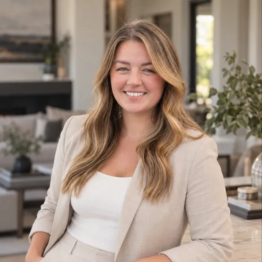 Melissa Clyatt, Agent in  - Compass