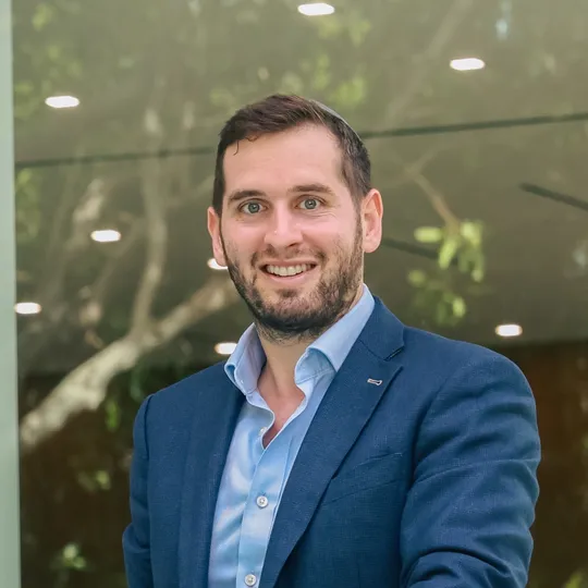 Isaac Kessler, Agent in  - Compass