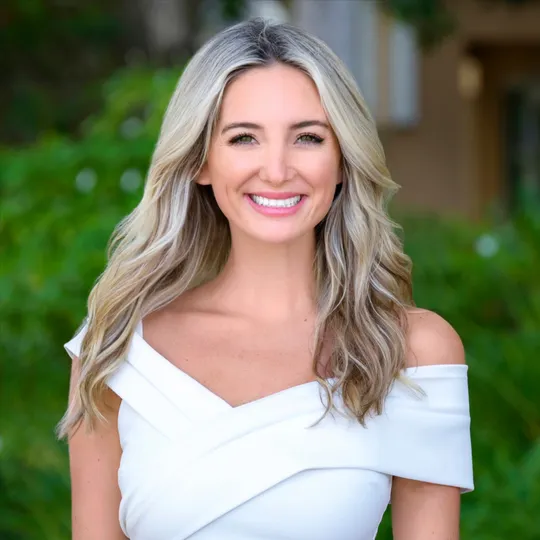 Bailey Vonnegut, Agent in  - Compass