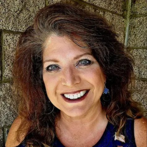 Erin Haglund, Agent in  - Compass