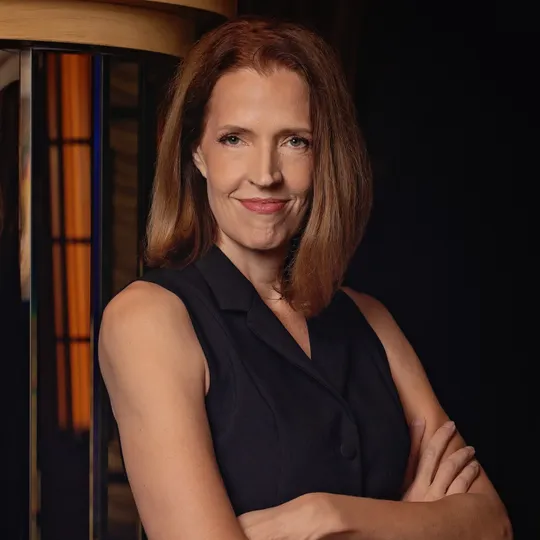 Jennifer Alvarez, Agent in  - Compass