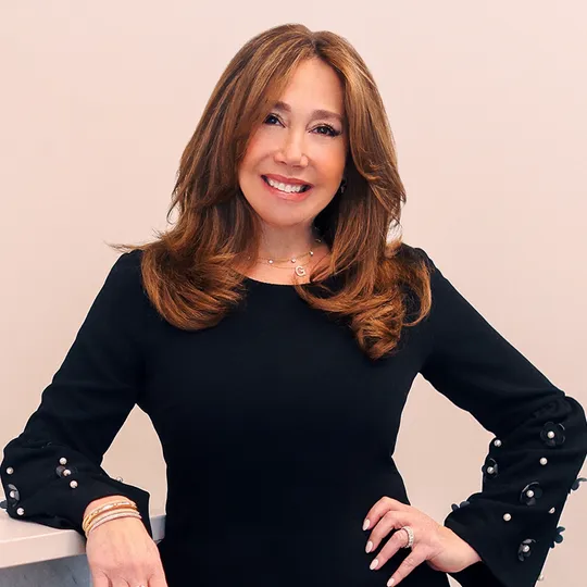 Gwen Levy, Agent in  - Compass