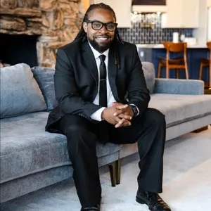 Brandon Ryles, Agent in  - Compass
