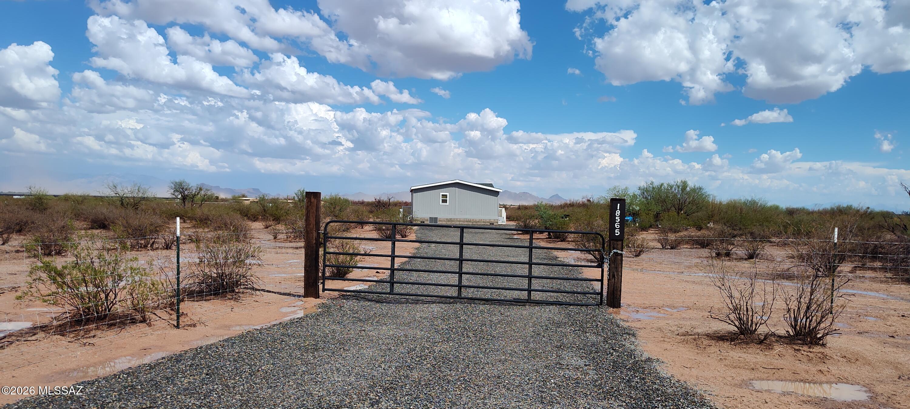 18565 West McClean Road Marana, AZ 85653 - Photo 7 of 37 a view of a terrace