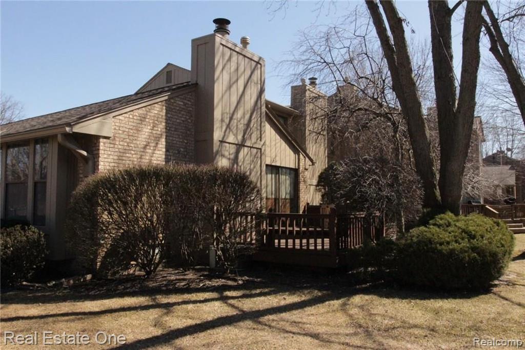 1870 Burning Bush Court Rochester Hills, MI 48309 - Photo 3 of 27