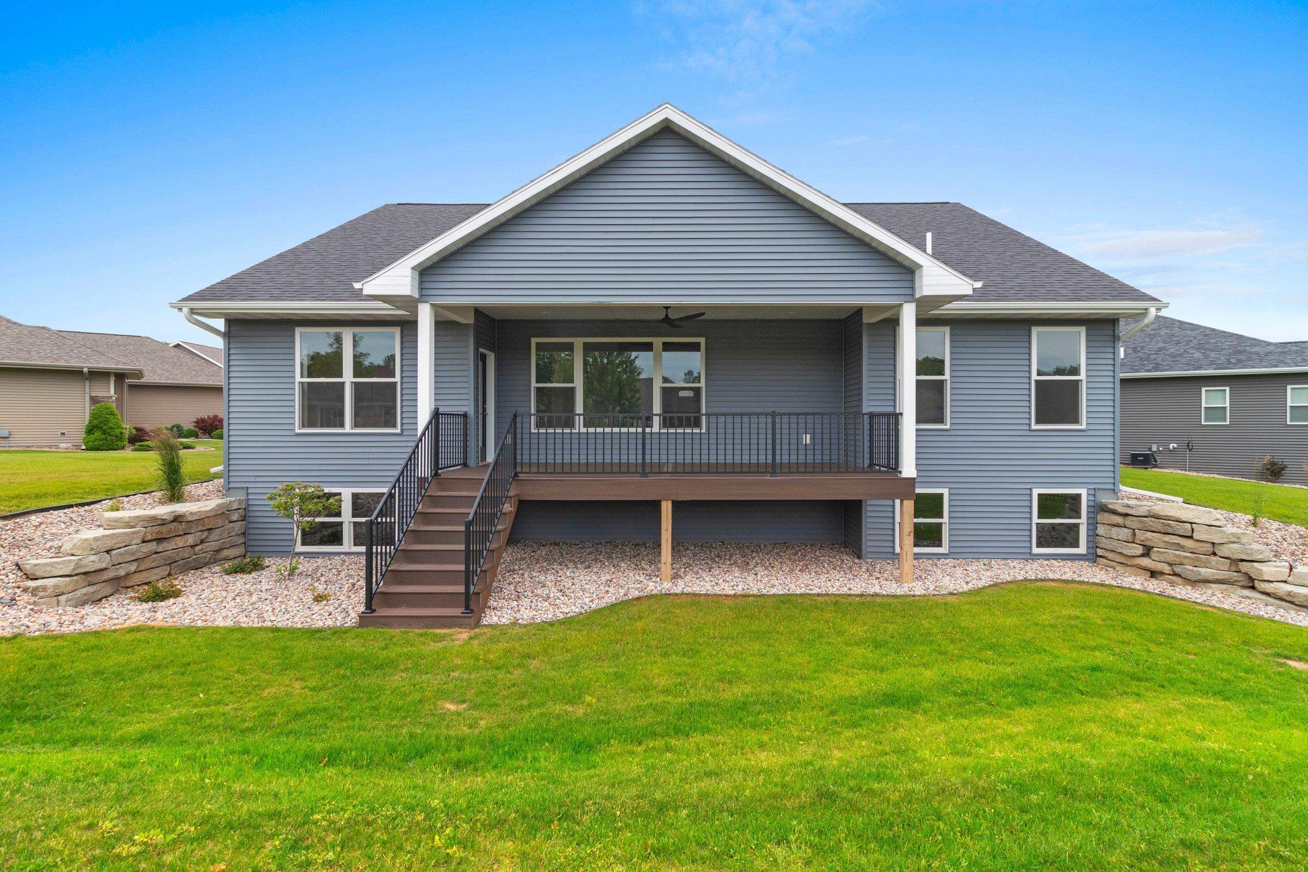 920 Clover Court Menasha, WI 54952 - Photo 6 of 47