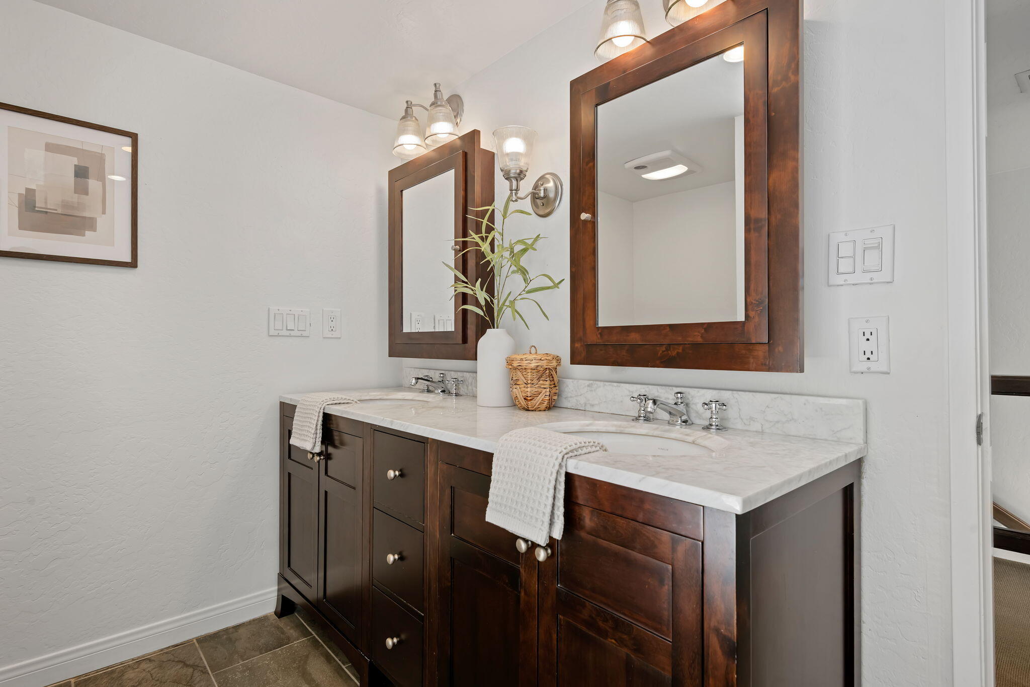 2012 Castillo Street, Unit B Santa Barbara, CA 93105 - Photo 17 of 21 17-Bathroom
