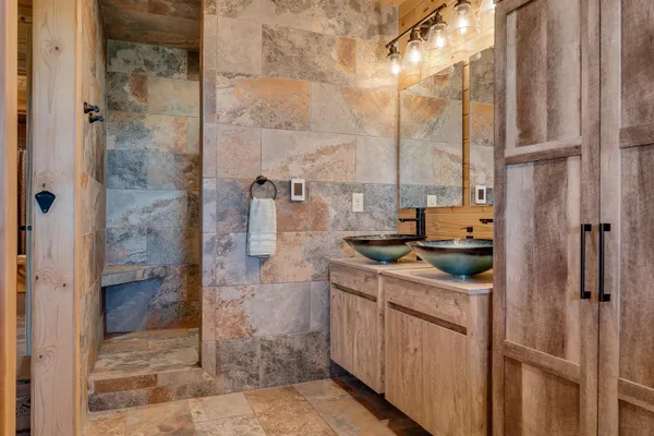 $879,000 | W902 County Road A, Burns, WI 54644