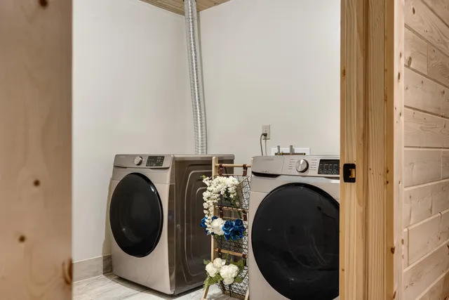 $879,000 | W902 County Road A, Burns, WI 54644