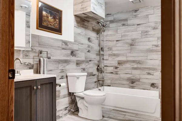 $879,000 | W902 County Road A, Burns, WI 54644