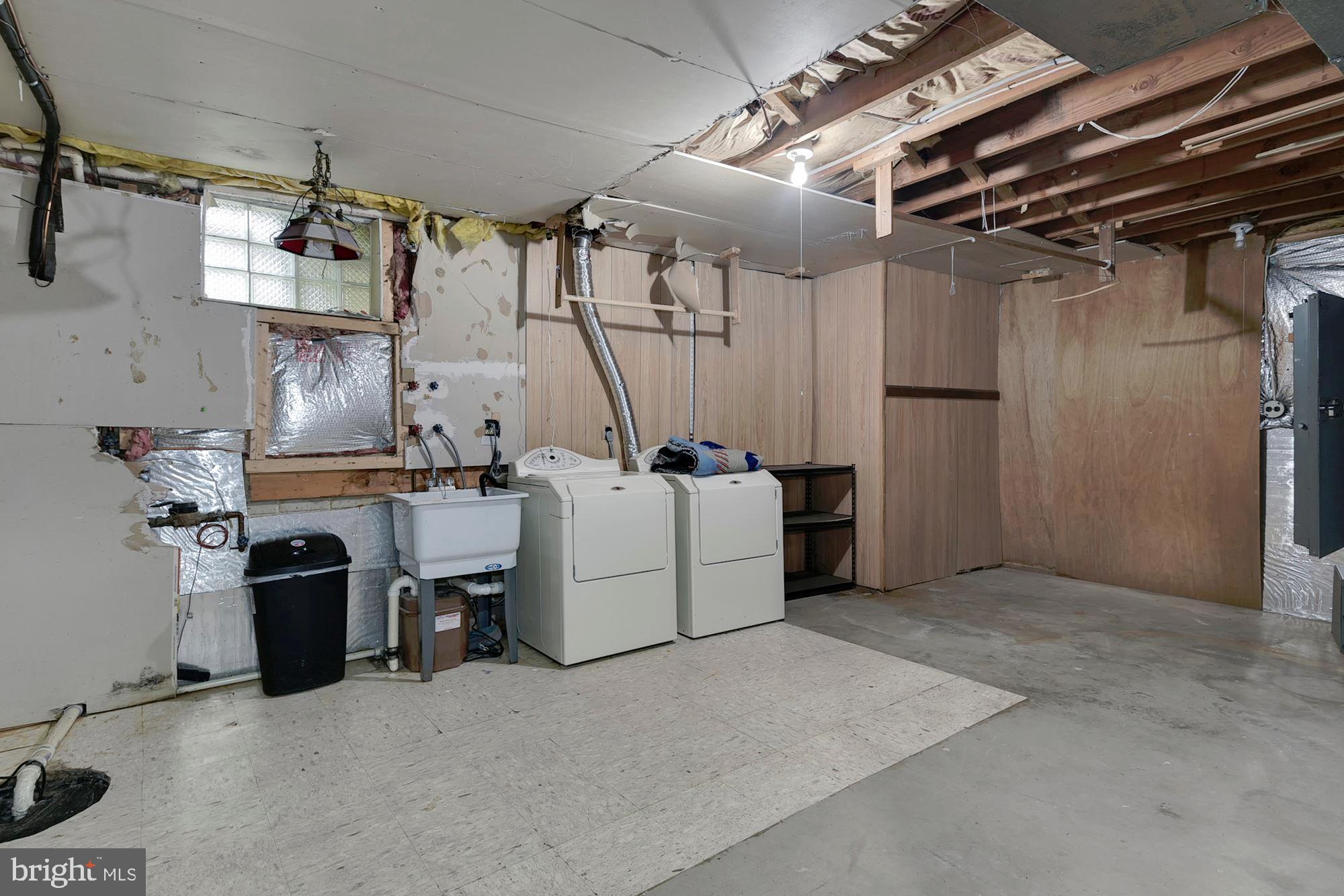 162 Sullivan Road Westminster, MD 21157 - Photo 33 of 35 Washer & dryer convey