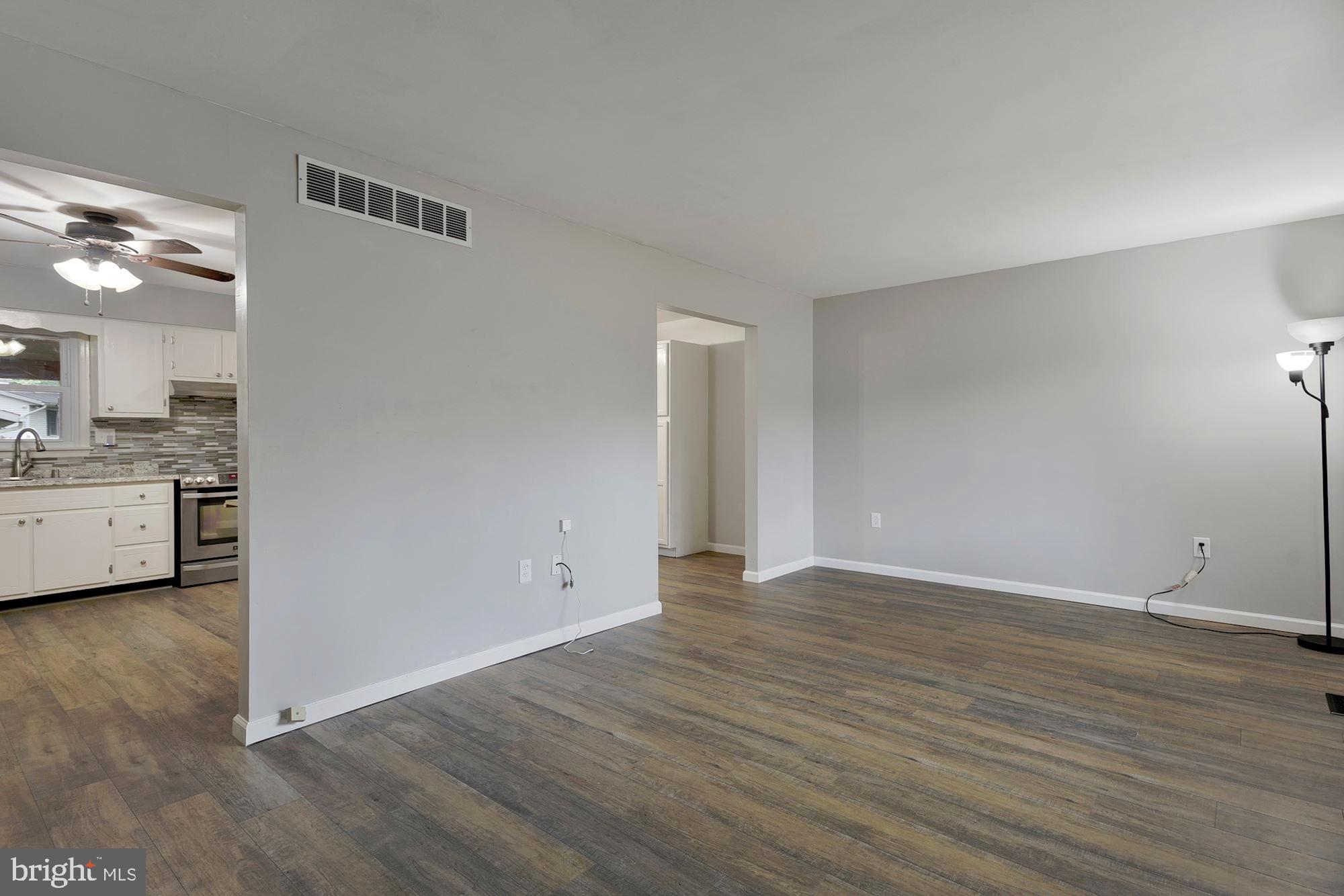 162 Sullivan Road Westminster, MD 21157 - Photo 6 of 35 Large living room