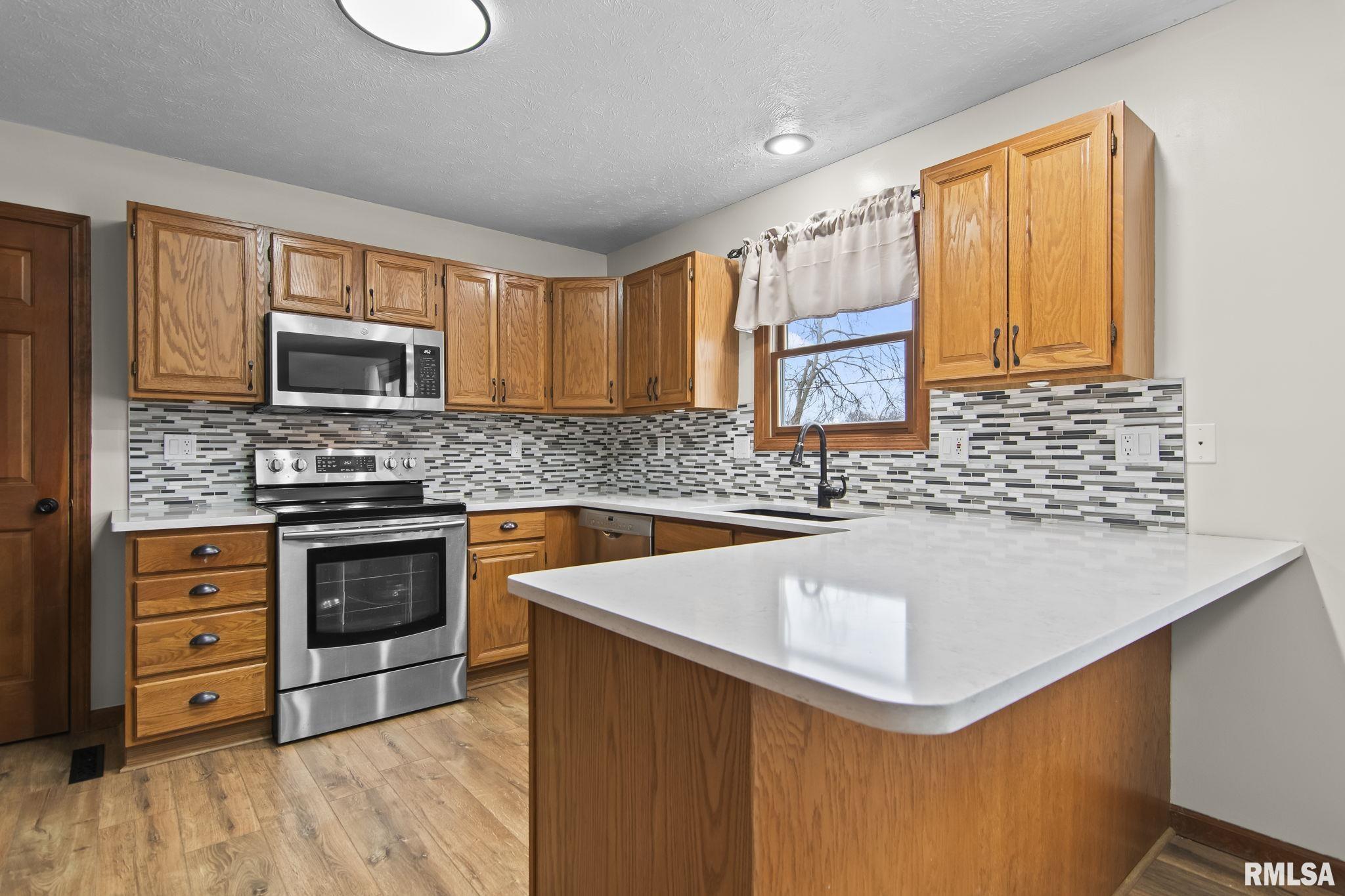 4521 Barrington Drive Springfield, IL 62711 - Photo 13 of 40