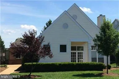 $2,395 | 3580 Sherbrooke Circle, Unit 204, Woodbridge, VA 22192