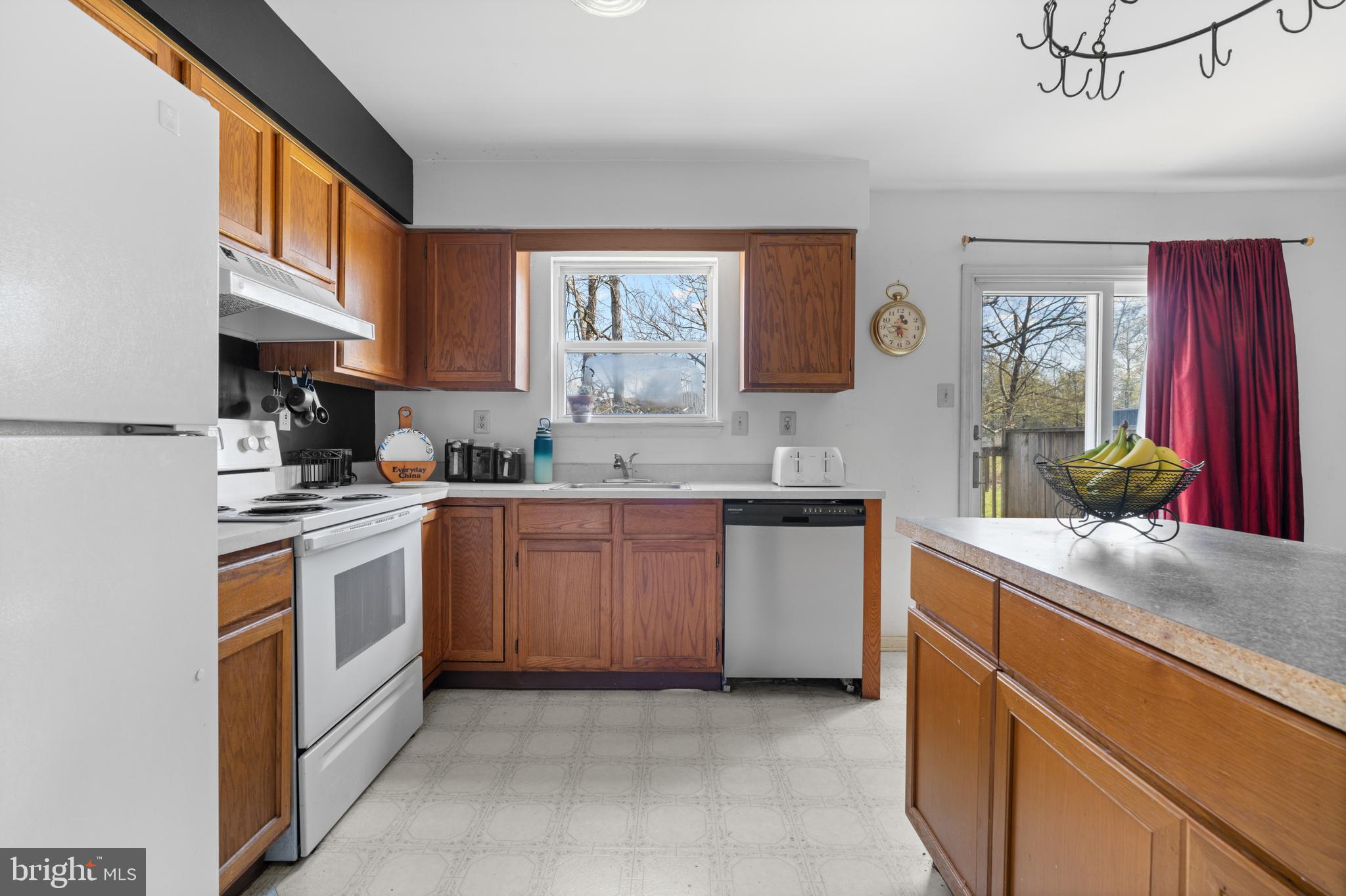 2012 Clover Mill Road Quakertown, PA 18951 - Photo 8 of 26