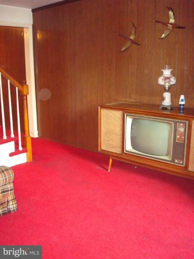 4436 Cedar Garden Road Baltimore, MD 21229 - Photo 4 of 27 Living Room #2
