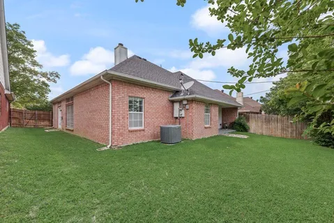 $300,000 | 4815 Ashworth Court, Arlington, TX 76017