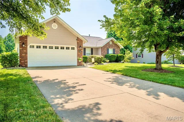 $310,000 | 1029 Andra Drive, Maryville, IL 62062