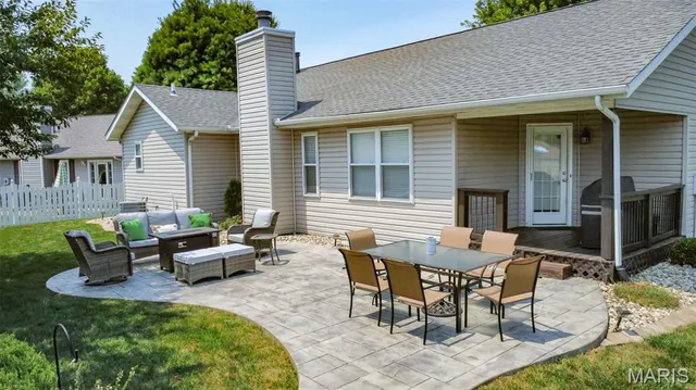 $310,000 | 1029 Andra Drive, Maryville, IL 62062