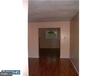 8418 Temple Road Philadelphia, PA 19150 - Photo 3 of 12 Living Room