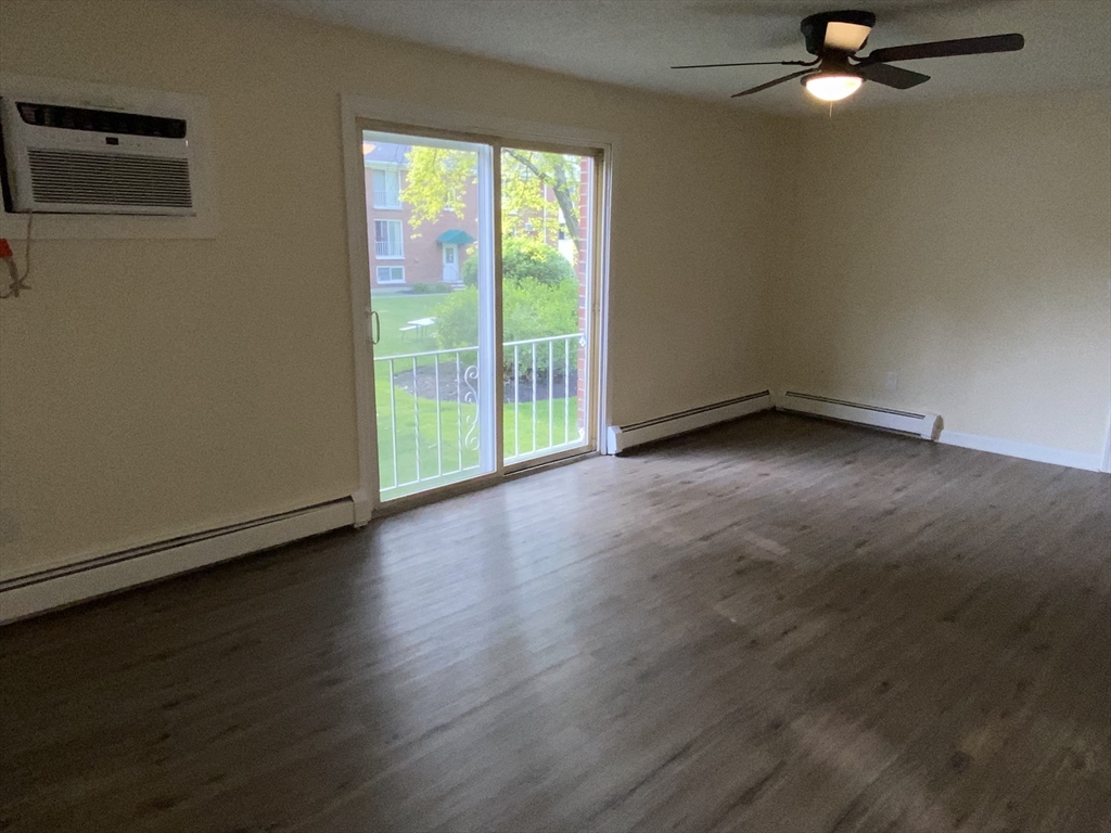 21 Clark's Road, Unit 204 Amesbury, MA 01913 - Photo 13 of 32