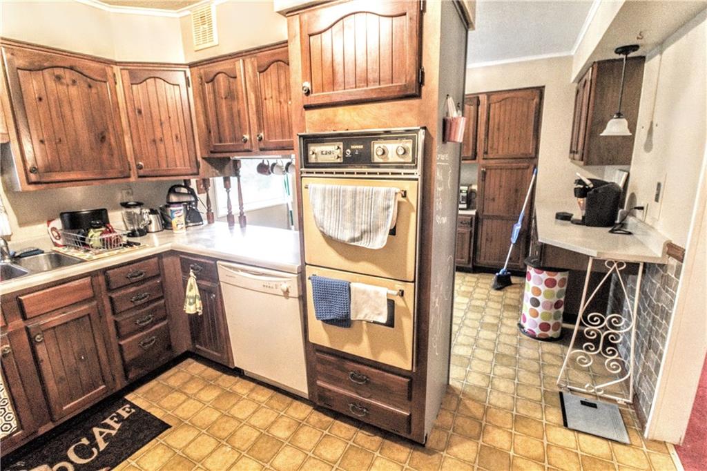 172 Kaylor Road Pittsburgh, PA 15237 - Photo 9 of 24 Gallery Image 9