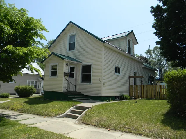 $165,000 | 302 1st Street, Ludington, MI 49431