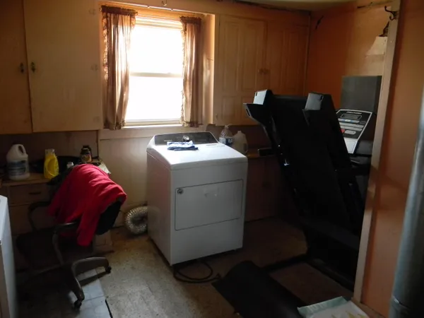 $165,000 | 302 1st Street, Ludington, MI 49431