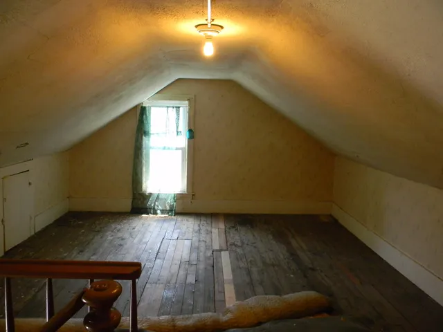 $165,000 | 302 1st Street, Ludington, MI 49431