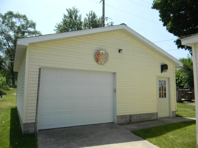 $165,000 | 302 1st Street, Ludington, MI 49431