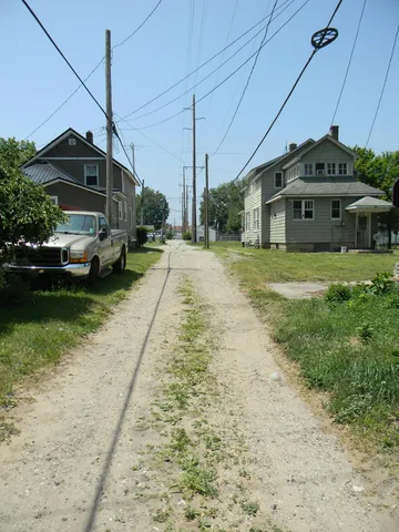 $165,000 | 302 1st Street, Ludington, MI 49431