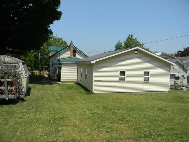 $165,000 | 302 1st Street, Ludington, MI 49431