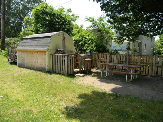 $165,000 | 302 1st Street, Ludington, MI 49431