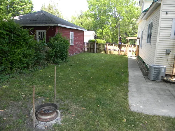 $165,000 | 302 1st Street, Ludington, MI 49431