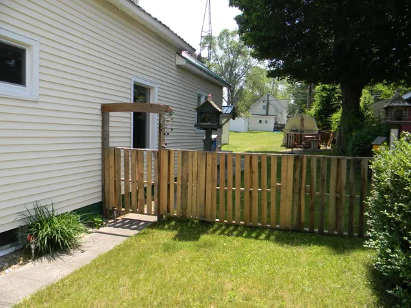 $165,000 | 302 1st Street, Ludington, MI 49431