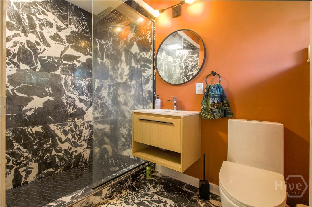 320 Windsor Road Savannah, GA 31419 - Photo 17 of 34 Owners Bathroom