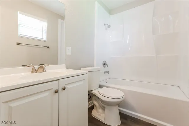 $1,900 | 284 Grove Road, Venice, FL 34293