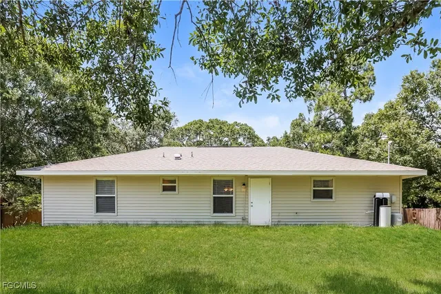 $1,900 | 284 Grove Road, Venice, FL 34293