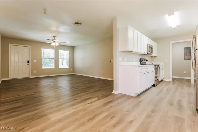 $1,900 | 284 Grove Road, Venice, FL 34293