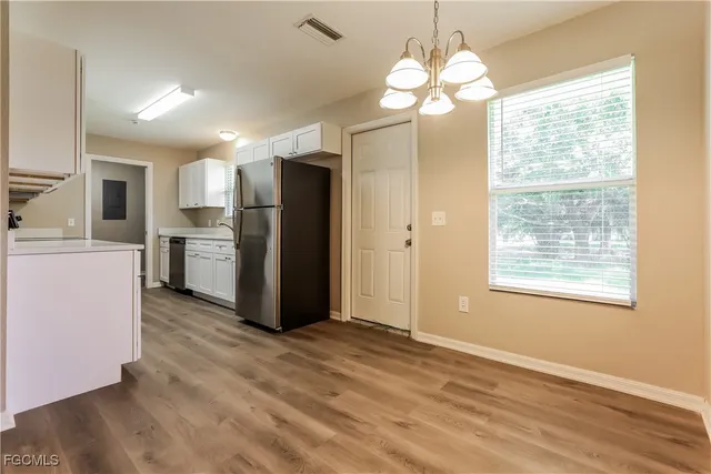 $1,900 | 284 Grove Road, Venice, FL 34293