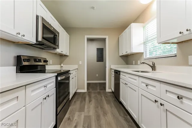 $1,900 | 284 Grove Road, Venice, FL 34293