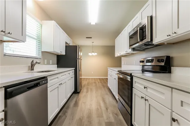 $1,900 | 284 Grove Road, Venice, FL 34293