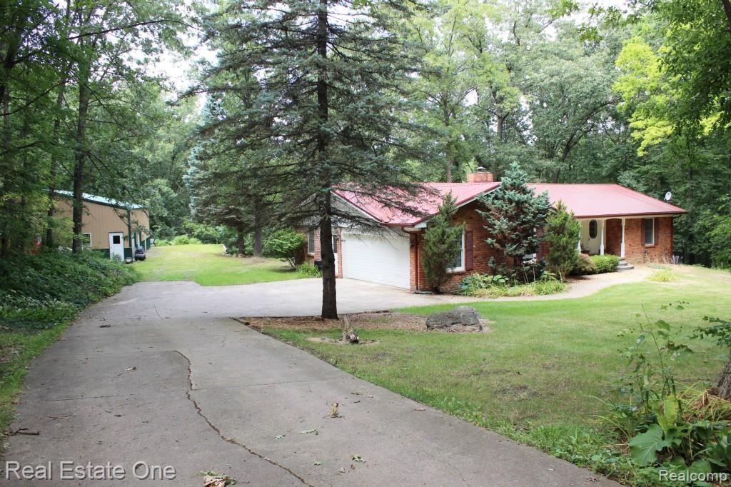 7750 Foster Road Clarkston, MI 48346 - Photo 2 of 28