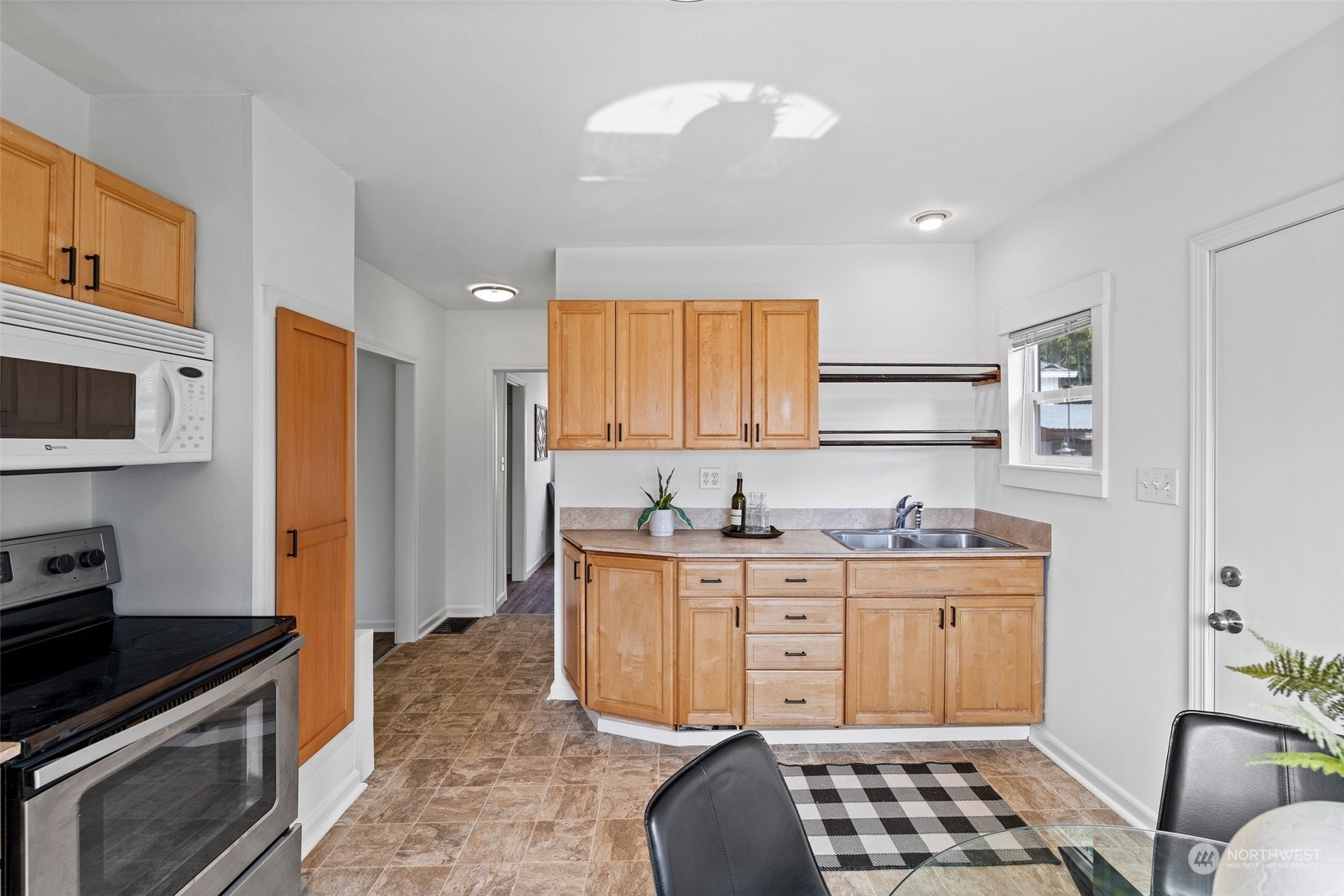 4964 Lewis Place Southwest Seattle, WA 98116 - Photo 11 of 36 Gallery Image 11