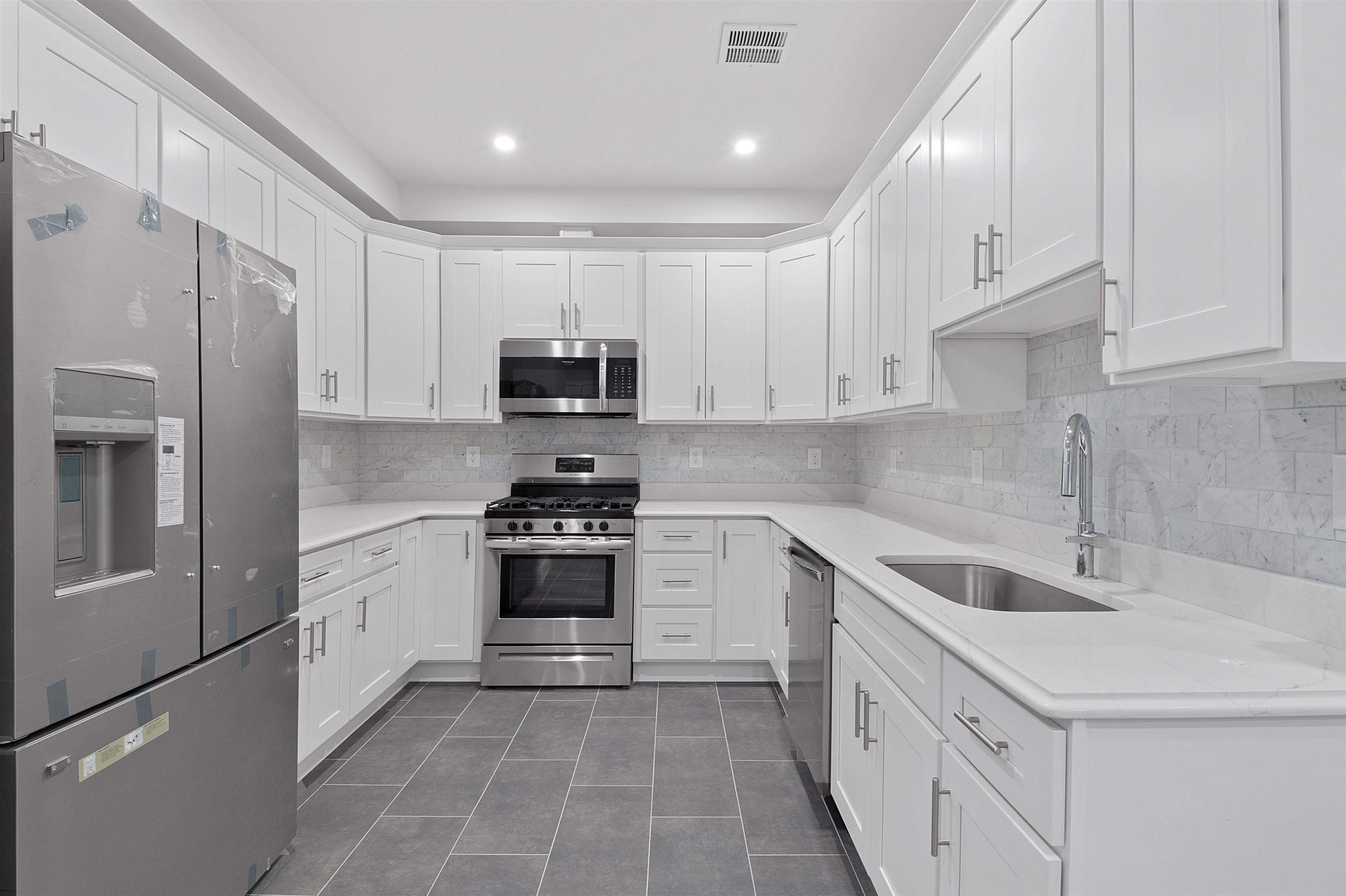 311-315 West Side Ave Unit 404